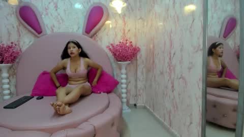 Snapshot of dollyboobsy chatting on 03/01/26, 01:02 Dollyboobsy online show from 03/01/26, 01:02