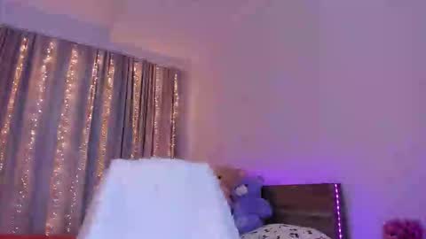 Snapshot of dollyiaa chatting on 03/27/26, 01:44 Dollya online show from 03/27/26, 01:44