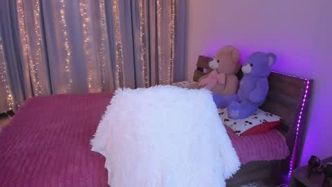 Snapshot of dollyiaa chatting on 04/03/26, 01:31 Dollya online show from 04/03/26, 01:31