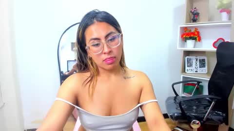 dollyjuicy1 online show from 01/20/25, 12:36