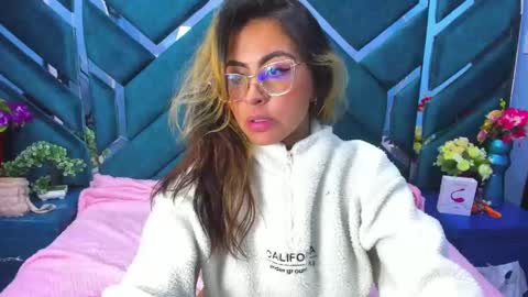 dollyjuicy1 online show from 02/28/25, 03:48