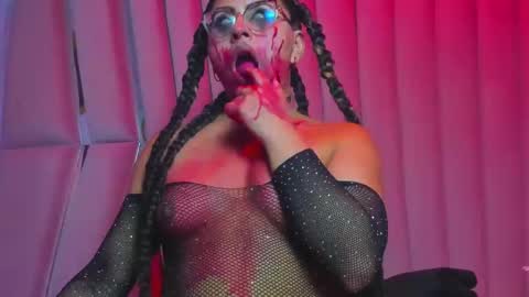 dollyjuicy1 online show from 10/25/25, 07:38