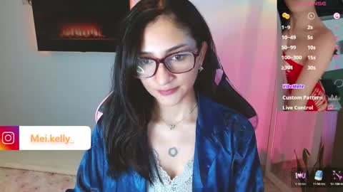 Snapshot of dollykelly_ chatting on 03/15/26, 10:27 dollykelly_ online show from 03/15/26, 10:27