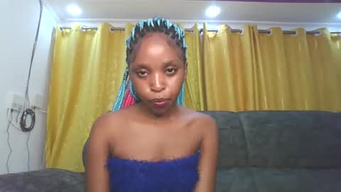Snapshot of dollythegirl chatting on 05/15/26, 09:55 kadolly online show from 05/15/26, 09:55