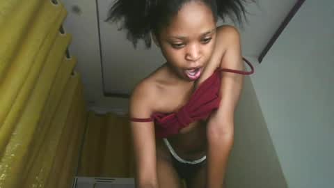 Snapshot of dollythegirl chatting on 06/22/26, 06:49 kadolly online show from 06/22/26, 06:49