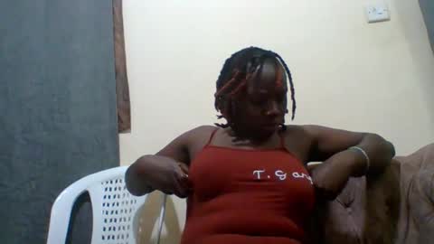 Snapshot of dollyvee chatting on 11/08/25, 06:18 dollyvee online show from 11/08/25, 06:18