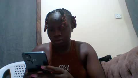 Snapshot of dollyvee chatting on 11/30/25, 04:11 dollyvee online show from 11/30/25, 04:11