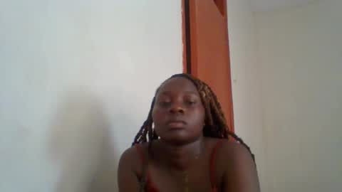 Snapshot of dollyvee chatting on 04/14/26, 12:33 dollyvee online show from 04/14/26, 12:33