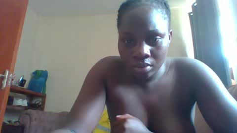 Snapshot of dollyvee chatting on 07/07/26, 11:03 dollyvee online show from 07/07/26, 11:03