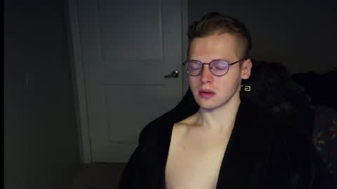 Snapshot of doloresman chatting on 02/22/26, 02:15 doloresman online show from 02/22/26, 02:15