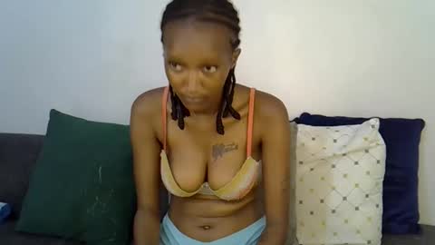 Snapshot of dolsexy chatting on 05/17/26, 01:36 dolsexy online show from 05/17/26, 01:36