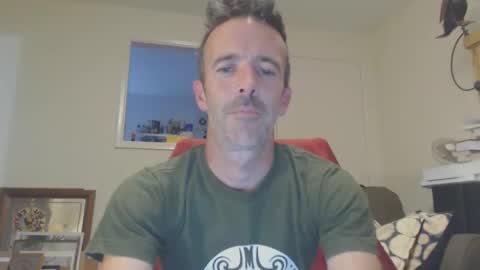 Snapshot of dombolio chatting on 10/05/25, 03:43 Dombol online show from 10/05/25, 03:43