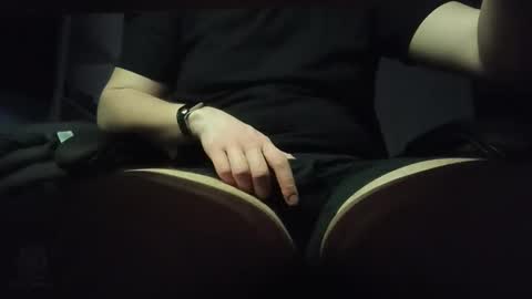 Snapshot of domcook147 chatting on 02/08/25, 01:32 domcook147 online show from 02/08/25, 01:32