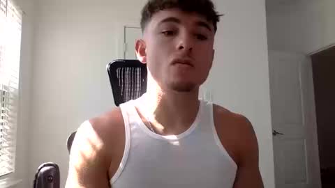 Snapshot of domd3 chatting on 10/12/25, 05:23 Dom online show from 10/12/25, 05:23