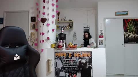 Snapshot of domenica_dos_ouros chatting on 06/21/26, 09:50 sweet domme online show from 06/21/26, 09:50