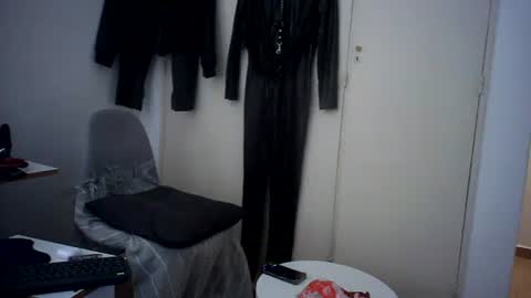 all fetishes online show from 10/20/25, 12:33