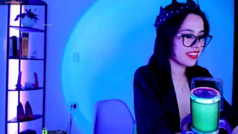 Snapshot of domgiirl chatting on 12/14/24, 03:36 Mistress online show from 12/14/24, 03:36