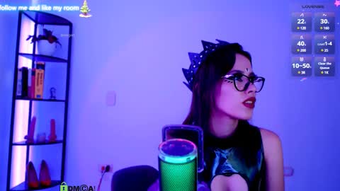 Snapshot of domgiirl chatting on 12/17/24, 07:15 Mistress online show from 12/17/24, 07:15