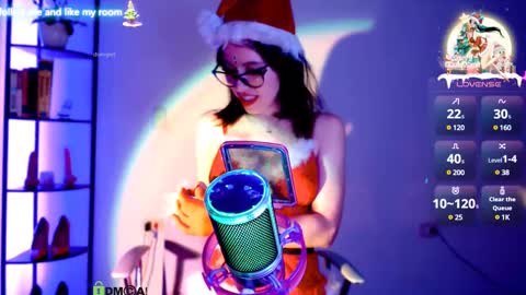 Snapshot of domgiirl chatting on 12/26/24, 09:37 Mistress online show from 12/26/24, 09:37