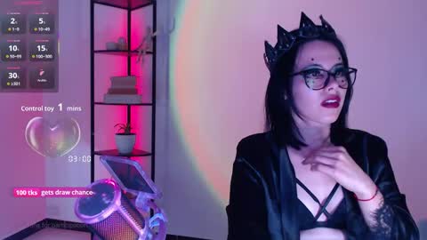 Snapshot of domgiirl chatting on 09/11/25, 03:34 Mistress online show from 09/11/25, 03:34