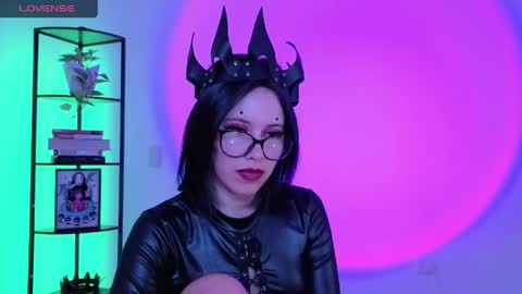 Snapshot of domgiirl chatting on 04/10/26, 03:17 Mistress online show from 04/10/26, 03:17