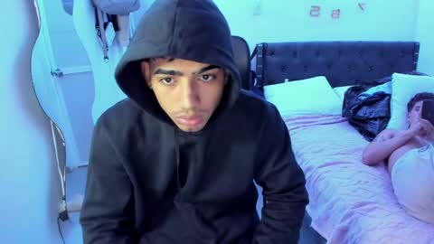 Snapshot of domi_master chatting on 01/15/25, 02:06 MASTER online show from 01/15/25, 02:06