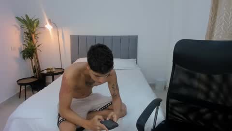 Snapshot of domi_master chatting on 03/06/25, 11:42 MASTER online show from 03/06/25, 11:42