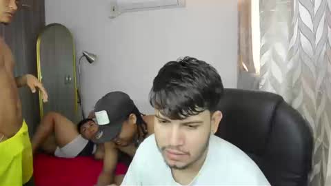 Snapshot of domi_master chatting on 09/24/25, 01:58 MASTER online show from 09/24/25, 01:58