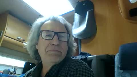 Snapshot of domiande chatting on 02/09/26, 09:46 domiande online show from 02/09/26, 09:46
