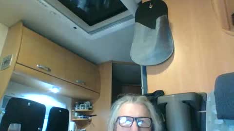 Snapshot of domiande chatting on 02/09/26, 09:52 domiande online show from 02/09/26, 09:52