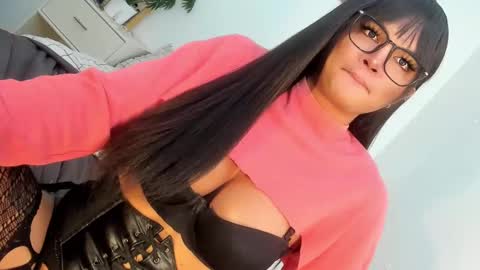 Snapshot of domina_angela chatting on 02/14/25, 11:53 ANGELA online show from 02/14/25, 11:53