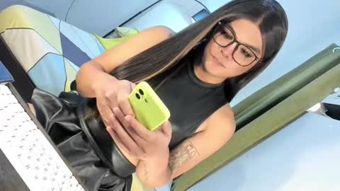 Snapshot of domina_angela chatting on 09/19/25, 02:35 ANGELA online show from 09/19/25, 02:35