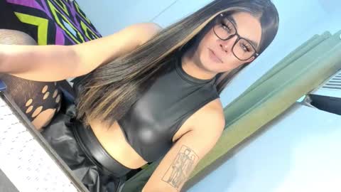 Snapshot of domina_angela chatting on 10/15/25, 08:58 ANGELA online show from 10/15/25, 08:58