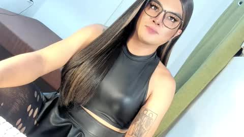 Snapshot of domina_angela chatting on 11/03/25, 07:59 ANGELA online show from 11/03/25, 07:59