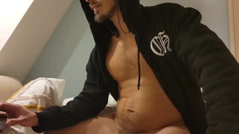 Snapshot of dominance chatting on 01/01/25, 03:35 Master Dominance online show from 01/01/25, 03:35