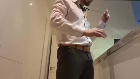 Snapshot of dominance chatting on 01/04/25, 01:21 Master Dominance online show from 01/04/25, 01:21