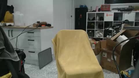 Snapshot of dominantblonde93 chatting on 04/04/26, 01:08 dominantblonde93 online show from 04/04/26, 01:08