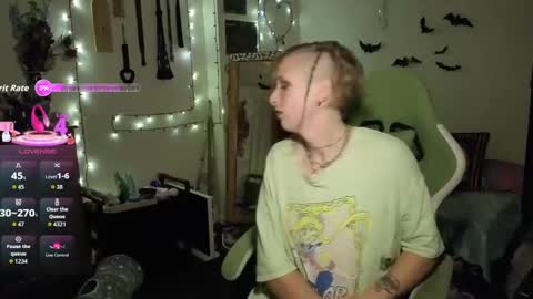 Snapshot of dominantman18064 chatting on 10/16/25, 10:55 Bigbearnbunnyboy online show from 10/16/25, 10:55