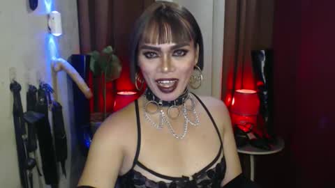 Snapshot of dominantrix_diannaxxx chatting on 03/30/26, 02:29 diana online show from 03/30/26, 02:29
