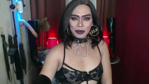 Snapshot of dominantrix_diannaxxx chatting on 04/22/26, 03:53 diana online show from 04/22/26, 03:53