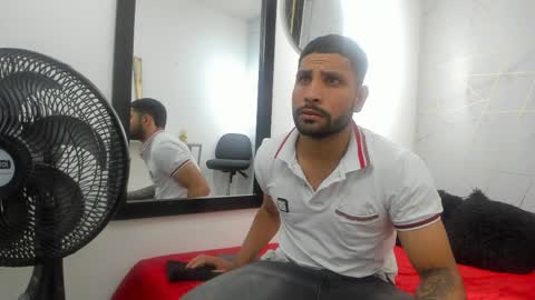 Snapshot of dominantwolf_ chatting on 04/04/26, 12:13 online show from 04/04/26, 12:13