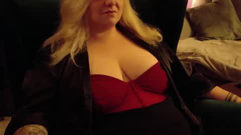 Snapshot of dominasadique chatting on 07/15/26, 09:20 SADE online show from 07/15/26, 09:20