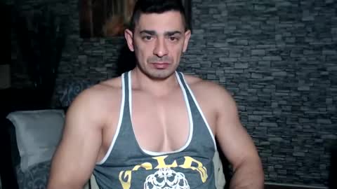 Snapshot of dominatemuscle chatting on 01/13/25, 06:27 Kevin online show from 01/13/25, 06:27