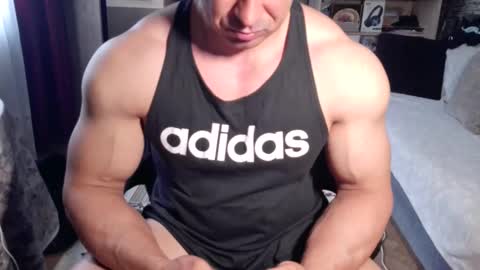 Snapshot of dominatemuscle chatting on 05/17/26, 06:55 Kevin online show from 05/17/26, 06:55