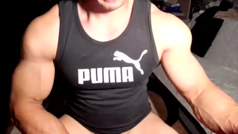 Snapshot of dominatemuscle chatting on 06/19/26, 09:18 Kevin online show from 06/19/26, 09:18