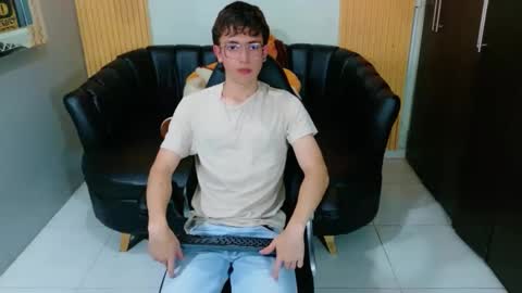 dominic_carminex online show from 10/16/25, 08:10