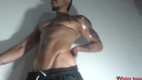 Snapshot of dominic_donnovan chatting on 11/07/25, 09:31 DOMI online show from 11/07/25, 09:31