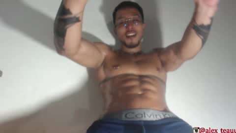 Snapshot of dominic_donnovan chatting on 11/15/25, 09:06 DOMI online show from 11/15/25, 09:06