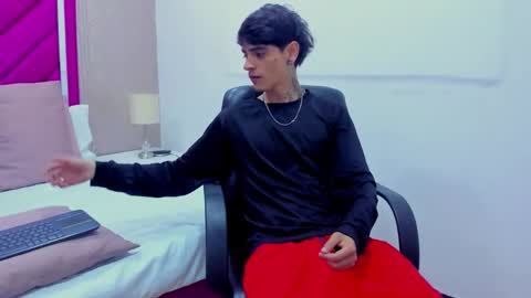 Snapshot of dominic_foox chatting on 02/04/26, 12:44 Dominic foox online show from 02/04/26, 12:44