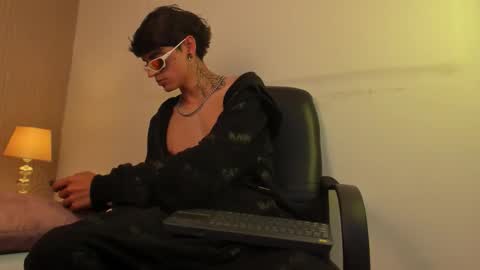 Snapshot of dominic_foox chatting on 02/21/26, 04:41 Dominic foox online show from 02/21/26, 04:41